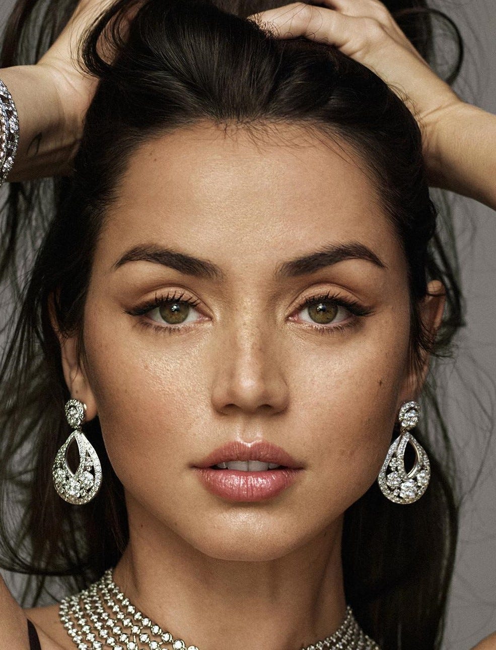 B - Ana de Armas